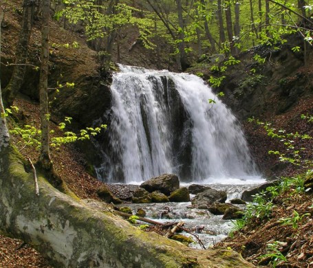 Водопад Головкинского