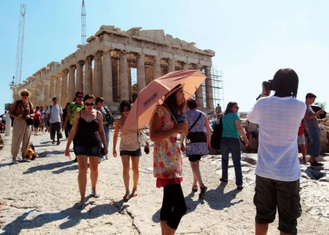 Российские туристы смогут посетить Грецию с 14 мая
