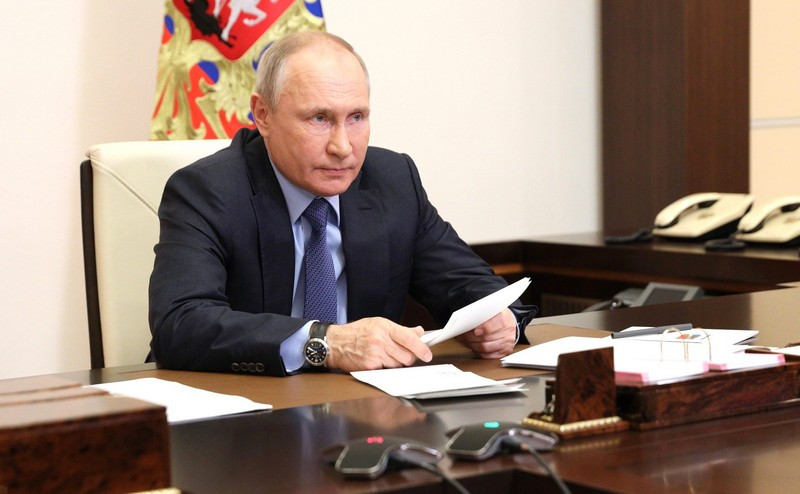 Путин пообещал «выбить зубы» всем желающим что-то откусить от России